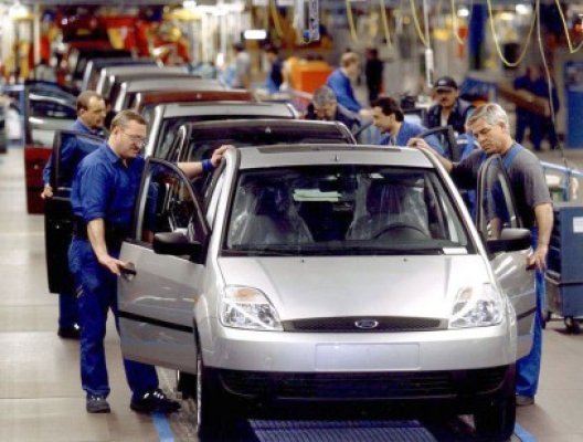 Ford opreşte din nou producţia la Craiova